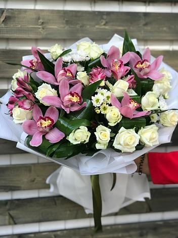 Букет цветов из: Розы и Хризантемы в Сакмара